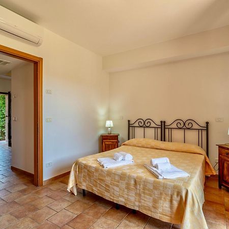 Isa - Residence With Swimming Pool In Sorano, Apartments With Air Conditioning And Private Outdoor Area Eksteriør bilde