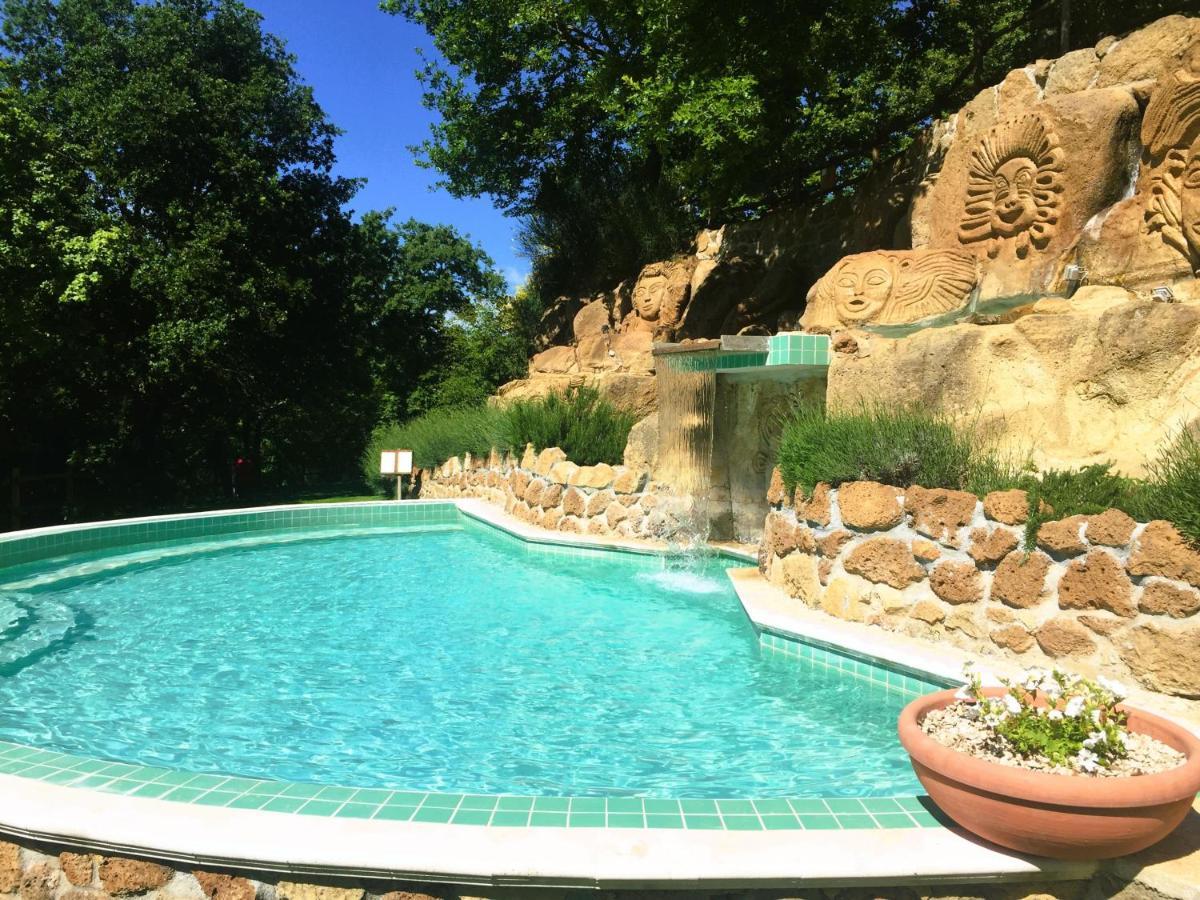 Isa - Residence With Swimming Pool In Sorano, Apartments With Air Conditioning And Private Outdoor Area Eksteriør bilde