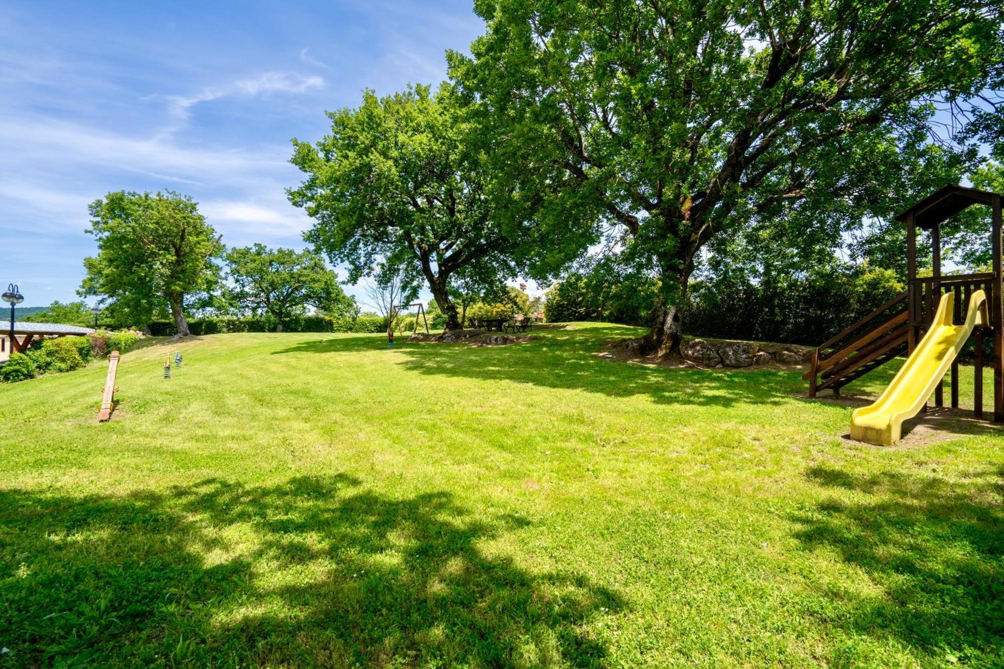 Isa - Residence With Swimming Pool In Sorano, Apartments With Air Conditioning And Private Outdoor Area Eksteriør bilde