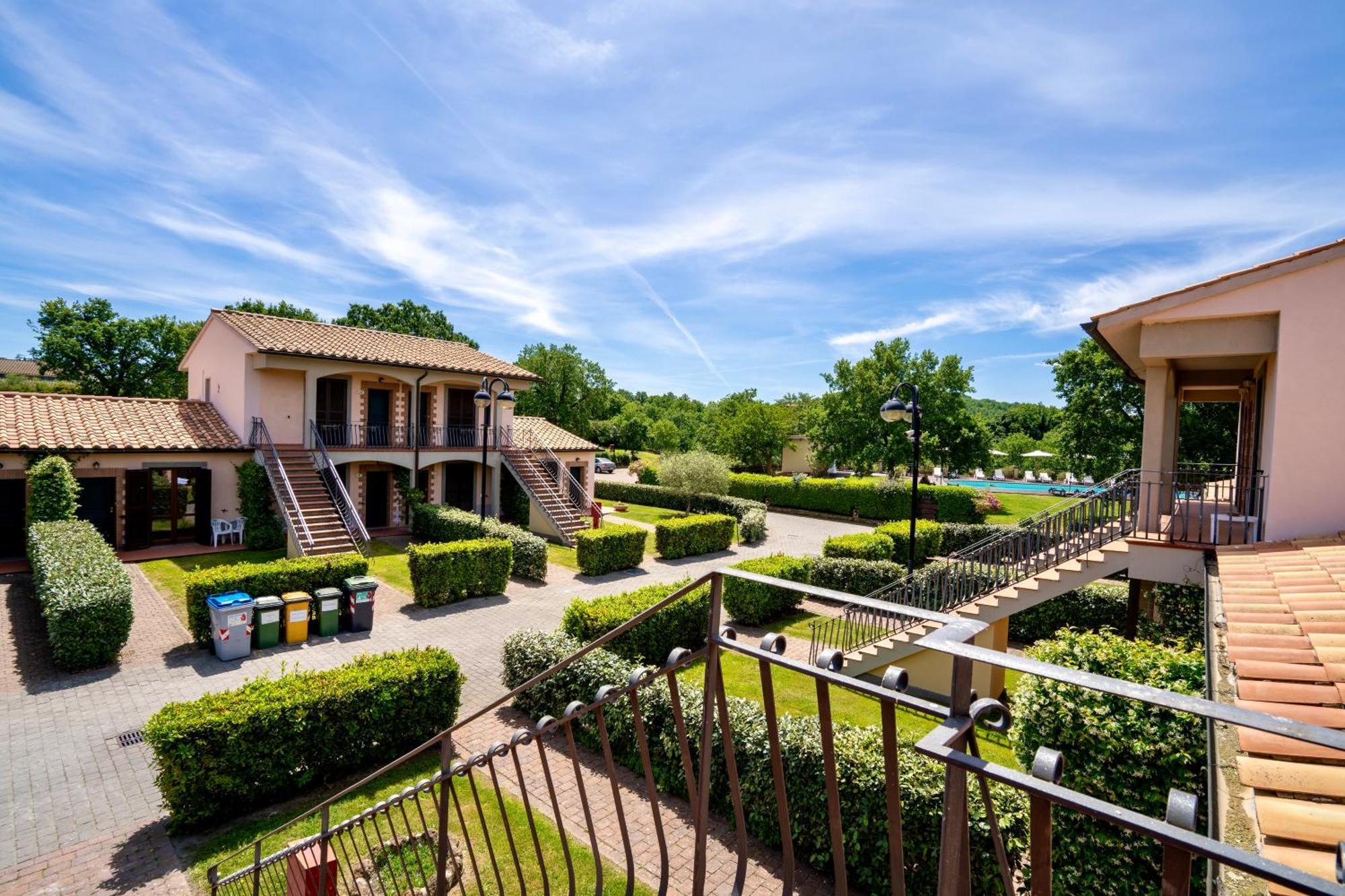 Isa - Residence With Swimming Pool In Sorano, Apartments With Air Conditioning And Private Outdoor Area Eksteriør bilde